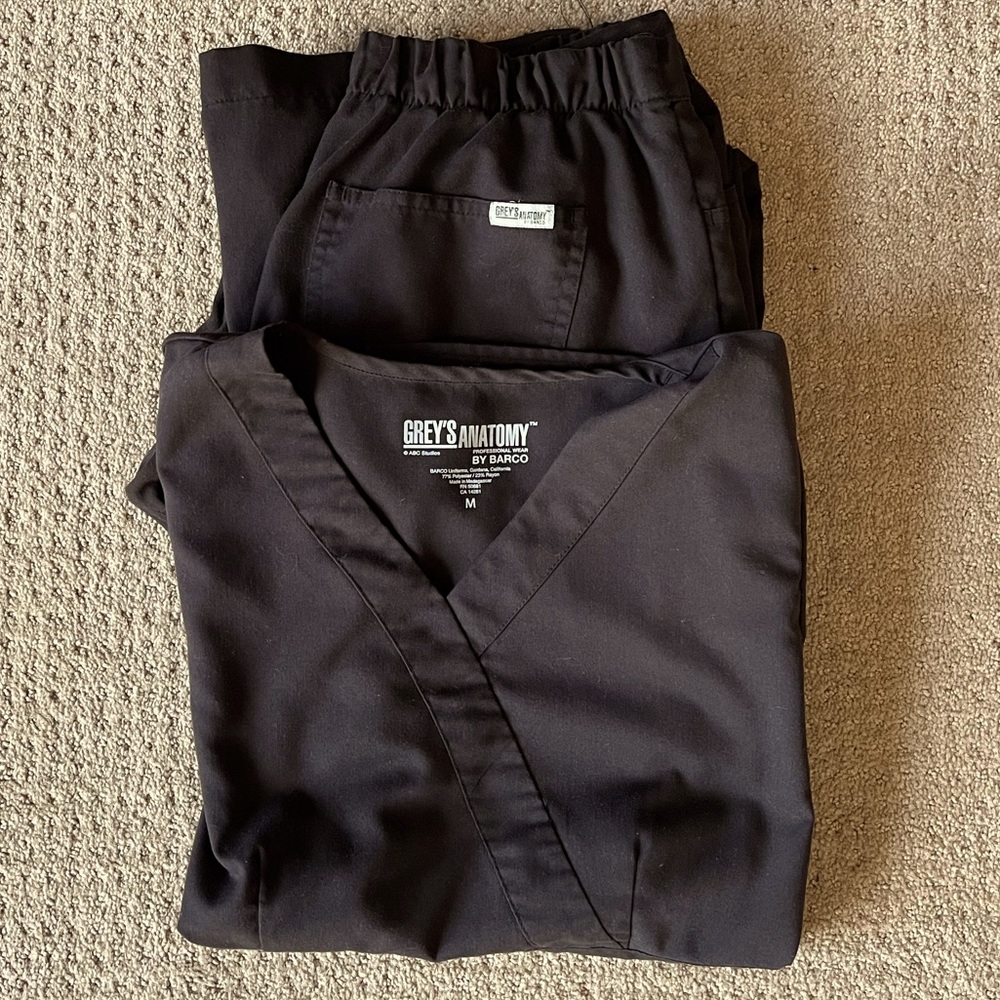 Grey’s Anatomy Women’s Uniform Scrubs sized Medium Set